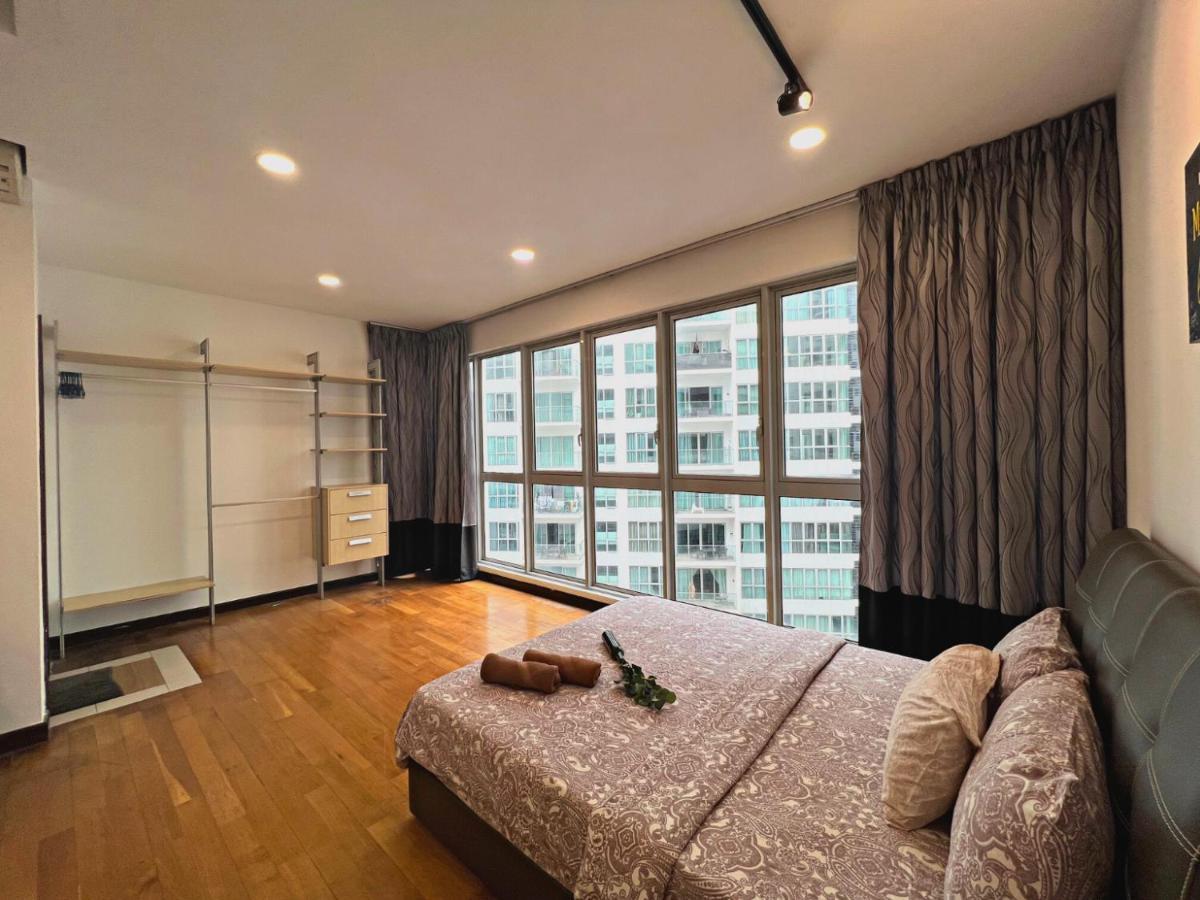 Regalia Residence The Sky Pool Suite กัวลาลัมเปอร์ ภายนอก รูปภาพ