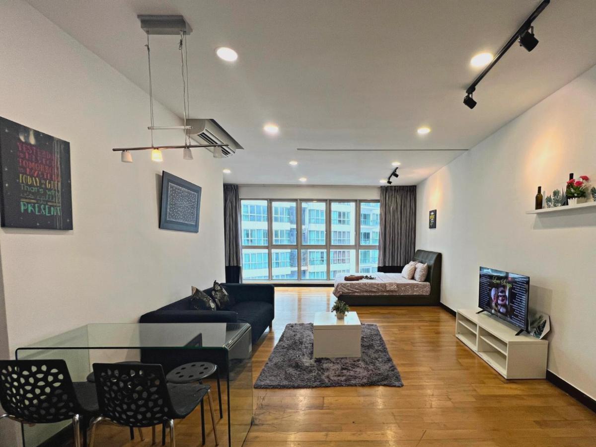 Regalia Residence The Sky Pool Suite กัวลาลัมเปอร์ ภายนอก รูปภาพ