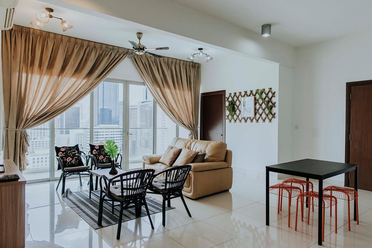Regalia Residence The Sky Pool Suite กัวลาลัมเปอร์ ภายนอก รูปภาพ