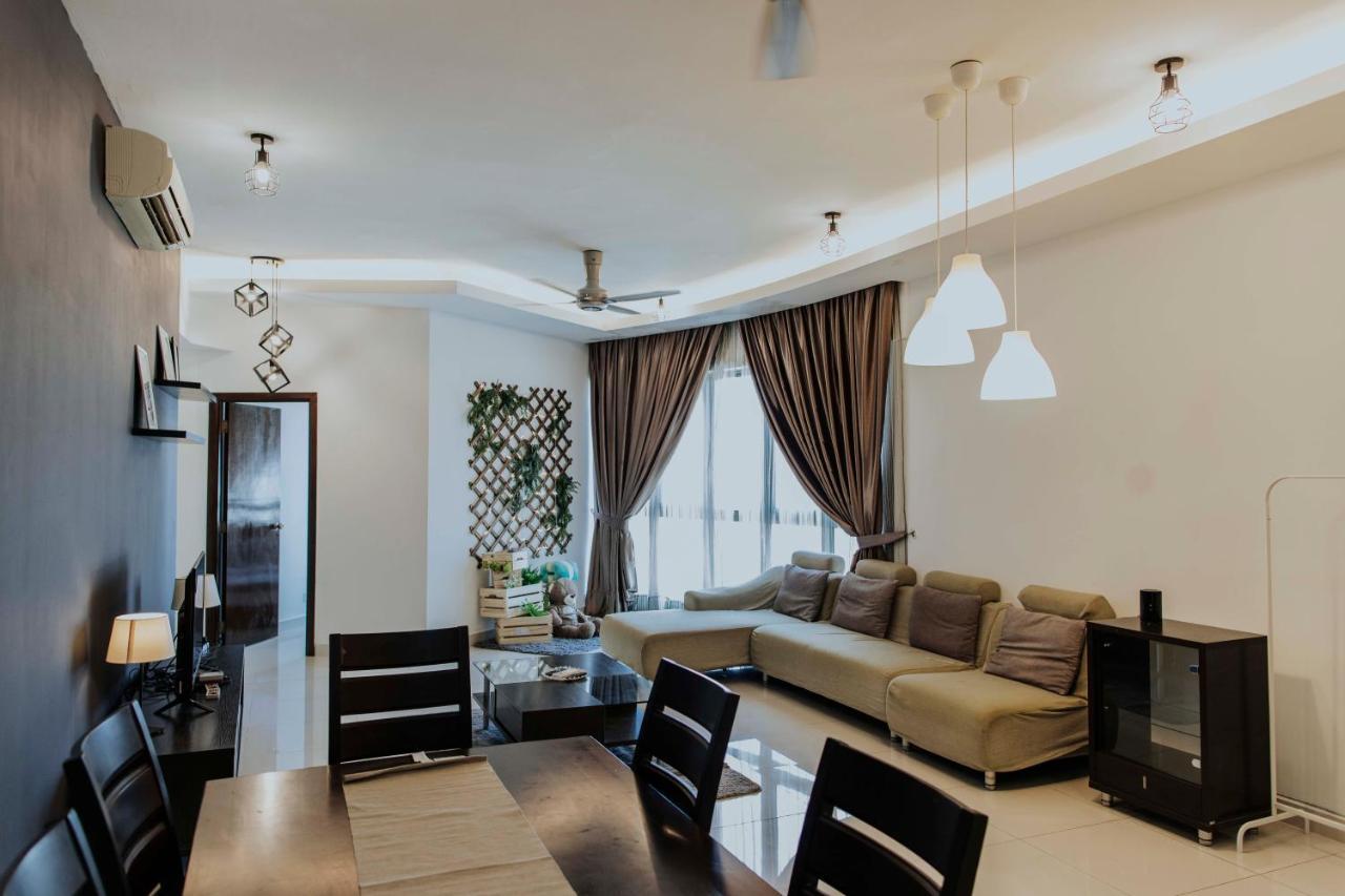 Regalia Residence The Sky Pool Suite กัวลาลัมเปอร์ ภายนอก รูปภาพ